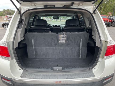 Used 2012 Toyota Highlander SE w/ Tow Pkg AWD/4WD image 9