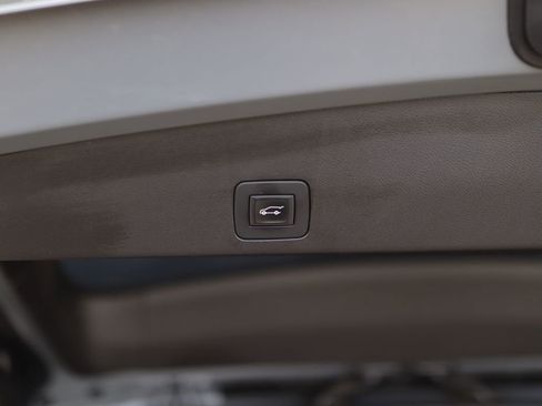 Used 2020 Buick Encore GX Essence w/ Experience Buick Package FWD image 29