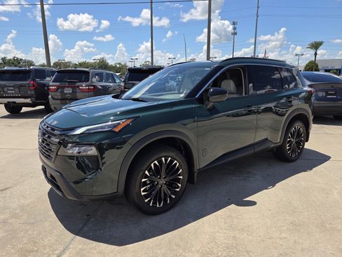 Used 2026 Nissan Rogue Dark Armor FWD image 3