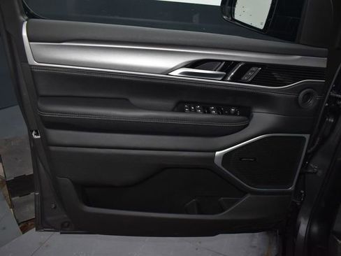 New 2026 Jeep Grand Wagoneer Limited image 12