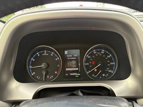 Used 2018 Toyota RAV4 XLE AWD/4WD image 18