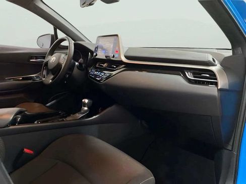 Used 2019 Toyota C-HR XLE FWD image 23