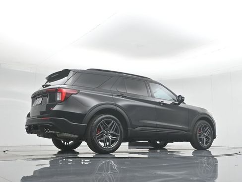 Used 2025 Ford Explorer ST image 54