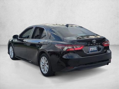 Used 2022 Toyota Camry LE image 7