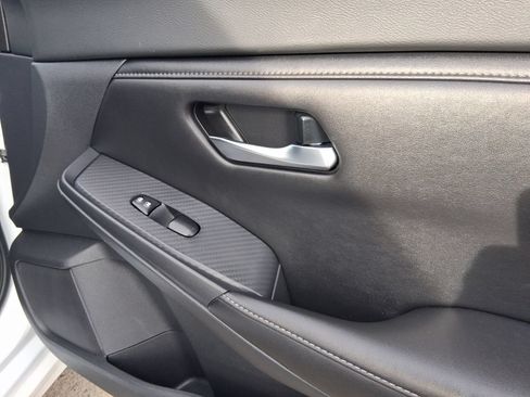 Used 2021 Nissan Sentra SV FWD image 17