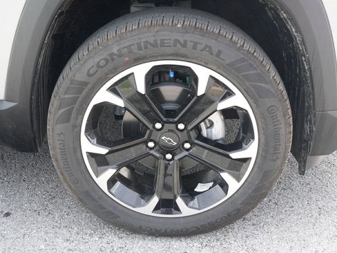 New 2025 Chevrolet Equinox LT w/ Safety and Technology Package image 12