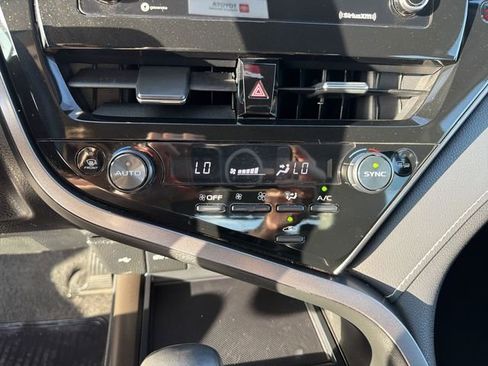 Used 2023 Toyota Camry SE image 21