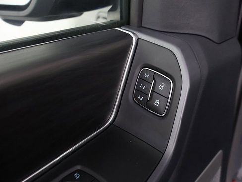 Used 2025 Ford F150 Lightning Lariat image 39