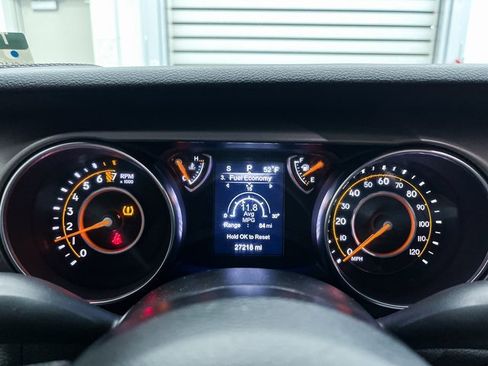 Used 2020 Jeep Gladiator Sport w/ Trailer Tow Package image 25