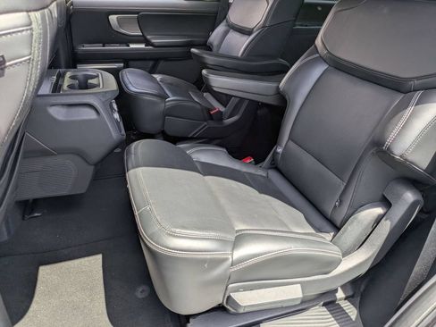 Used 2025 Ford Expedition Platinum AWD/4WD image 26
