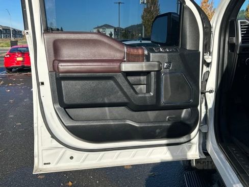 Used 2016 Ford F150 Platinum image 17