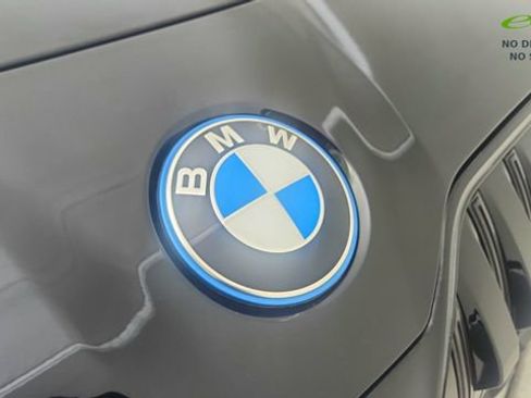 Used 2025 BMW i7 eDrive50 w/ M Sport Package RWD image 16
