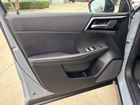 New 2026 Mitsubishi Outlander Trail Edition image 5