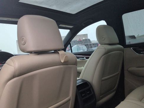 Used 2017 Cadillac XT5 Luxury image 18