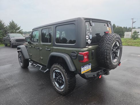 Used 2022 Jeep Wrangler Unlimited Rubicon w/ LED Lighting Group AWD/4WD image 12