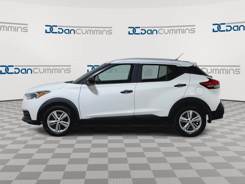 Used 2018 Nissan Kicks S FWD image 5