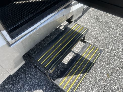 Used 2015 Mercedes-Benz Sprinter 3500 image 83