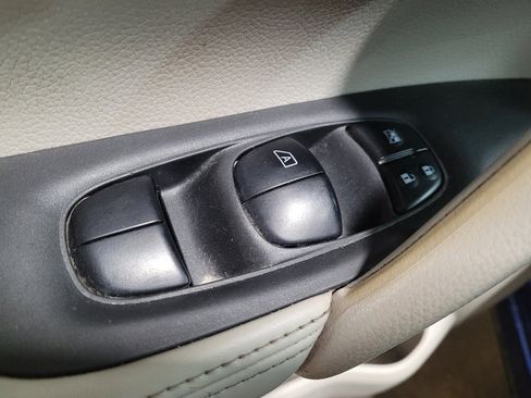 Used 2018 Nissan Rogue Sport SV image 27