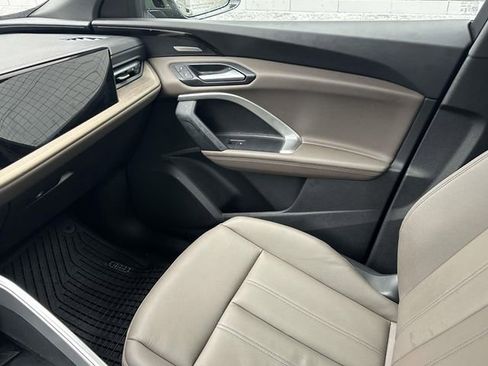 Certified 2025 Audi Q5 2.0T Premium Plus w/ Premium Plus image 33