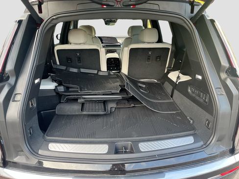 New 2026 Cadillac Vistiq Luxury w/ LPO, Floor Liner Package AWD/4WD image 28