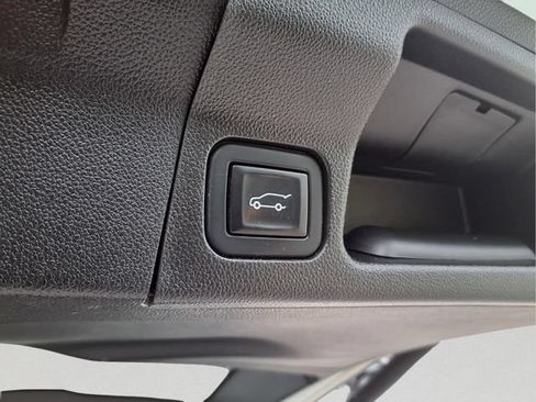 Certified 2022 GMC Acadia Denali w/ Denali Ultimate Package AWD/4WD image 26