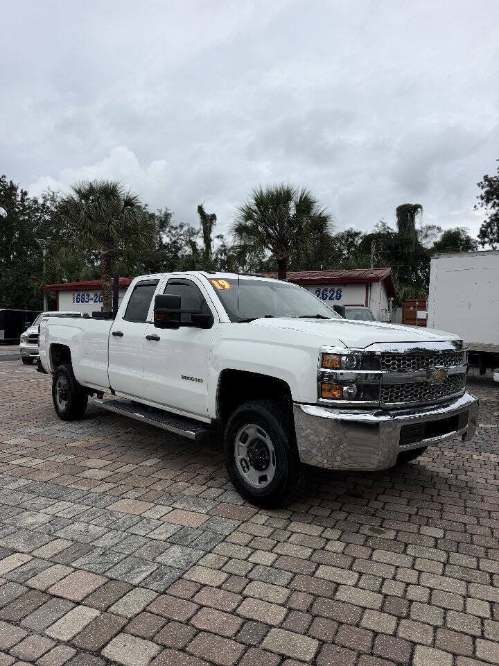 Used 2019 Chevrolet Silverado 2500 W/T w/ WT Convenience Package AWD/4WD image 2