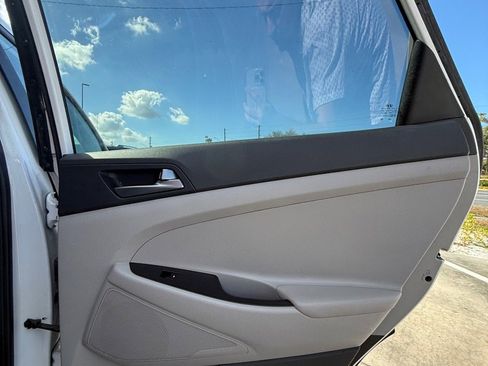 Used 2016 Hyundai Tucson SE w/ Option Group 12 image 15