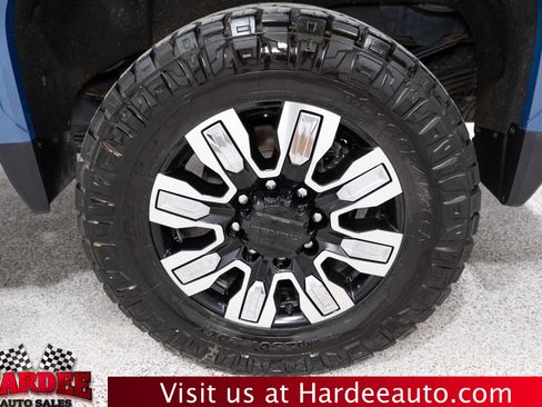Used 2024 GMC Sierra 3500 Denali w/ Denali Reserve Package AWD/4WD image 10