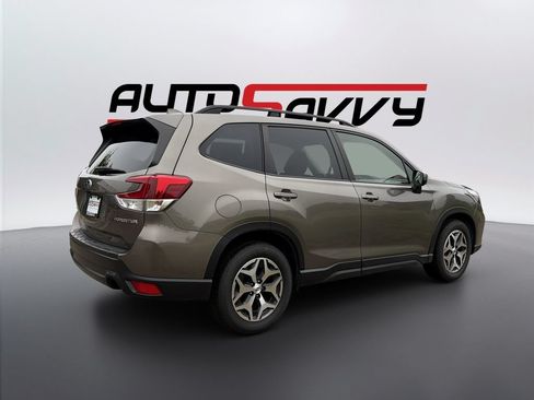 Used 2021 Subaru Forester Premium AWD/4WD image 5