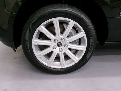 Used 2012 Land Rover Range Rover Supercharged w/ Silver Pack AWD/4WD image 3