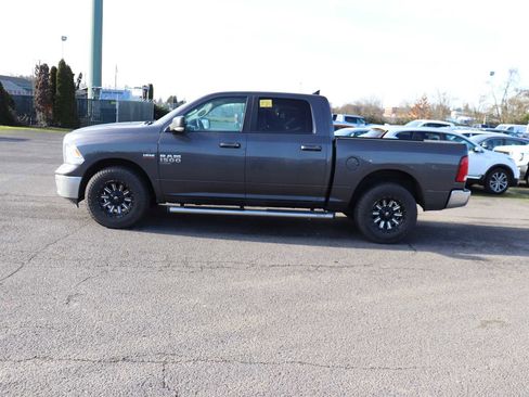 Used 2019 RAM 1500 Classic SLT w/ Luxury Group image 8