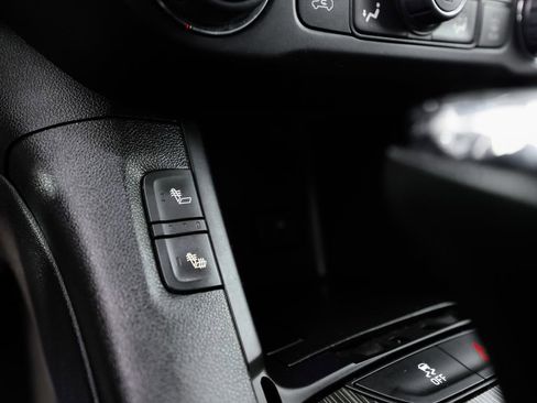 Used 2019 GMC Acadia SLT FWD image 29