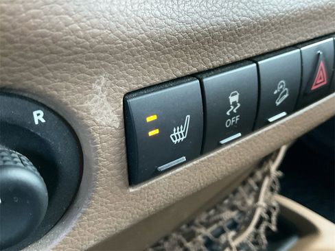 Used 2015 Jeep Wrangler Unlimited Sahara w/ Dual Top Group image 26