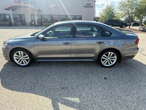Used 2019 Volkswagen Passat 2.0T Wolfsburg FWD image 2