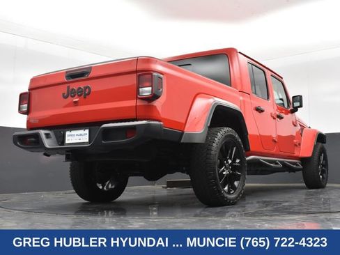 Used 2025 Jeep Gladiator Sport AWD/4WD image 24