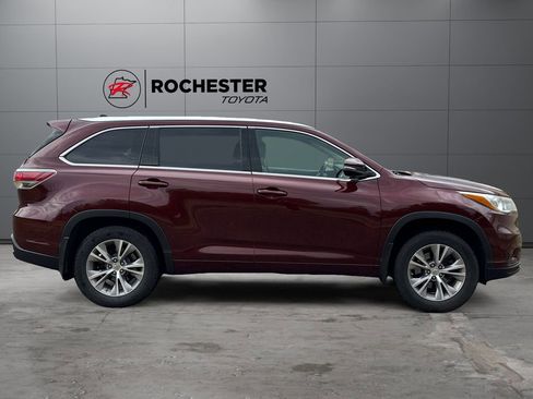 Used 2015 Toyota Highlander XLE AWD/4WD image 6