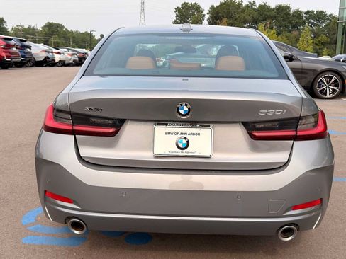 Used 2025 BMW 330i xDrive Sedan w/ Premium Package AWD/4WD image 9