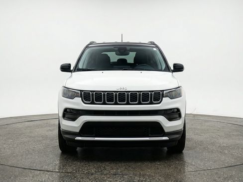 Used 2025 Jeep Compass Limited image 2