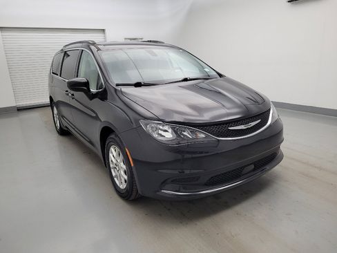 Used 2021 Chrysler Voyager Lxi FWD image 13