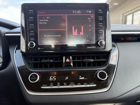 Used 2022 Toyota Corolla LE image 12