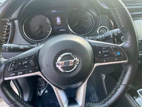 Used 2018 Nissan Rogue SL w/ Premium Package image 14