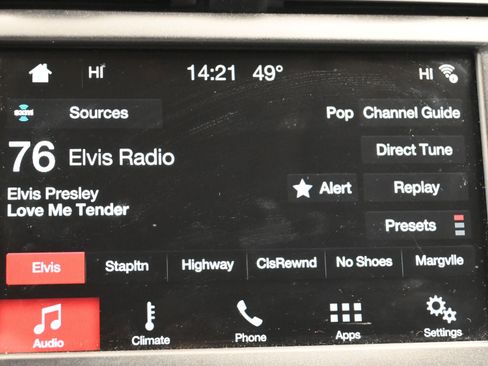 Used 2018 Ford Fusion SE w/ Equipment Group 201A image 17