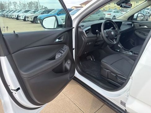 Used 2024 Buick Encore GX Preferred image 9