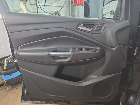 Used 2014 Ford Escape Titanium w/ Equipment Group 401A FWD image 23