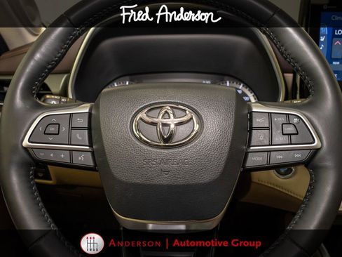Used 2022 Toyota Highlander Limited AWD/4WD image 22