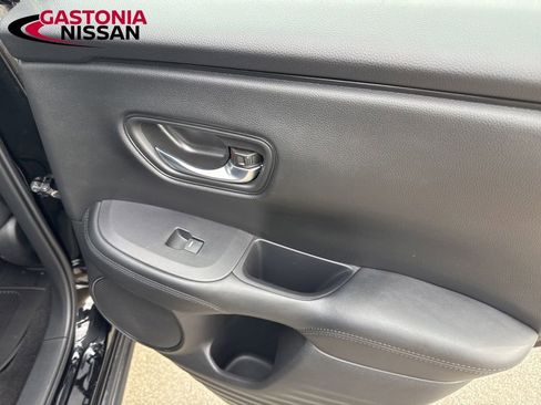 Used 2025 Honda HR-V LX image 19