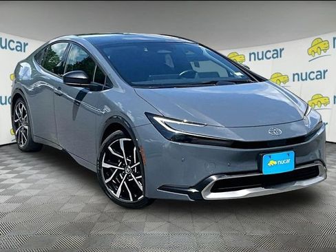 Used 2024 Toyota Prius Prime FWD image 1