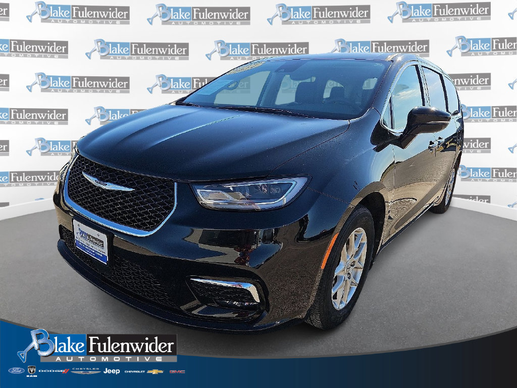 Used 2024 Chrysler Pacifica Touring-L FWD image 1
