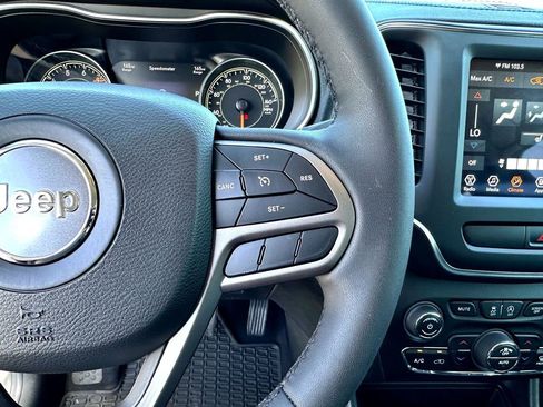 Used 2022 Jeep Cherokee Latitude Lux image 17