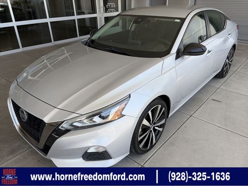 Used 2021 Nissan Altima 2.5 SR FWD image 1